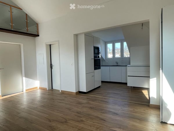 Charmante 1.5-Zimmer-Dachwohnung mit Balkon in Frenkendorf 3