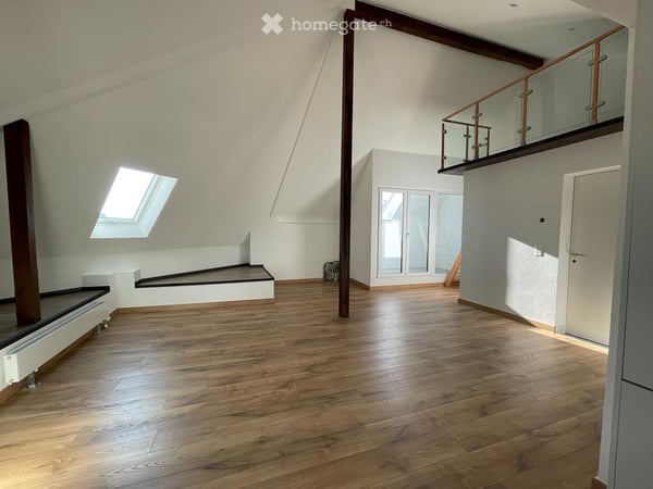 Charmante 1.5-Zimmer-Dachwohnung mit Balkon in Frenkendorf 2