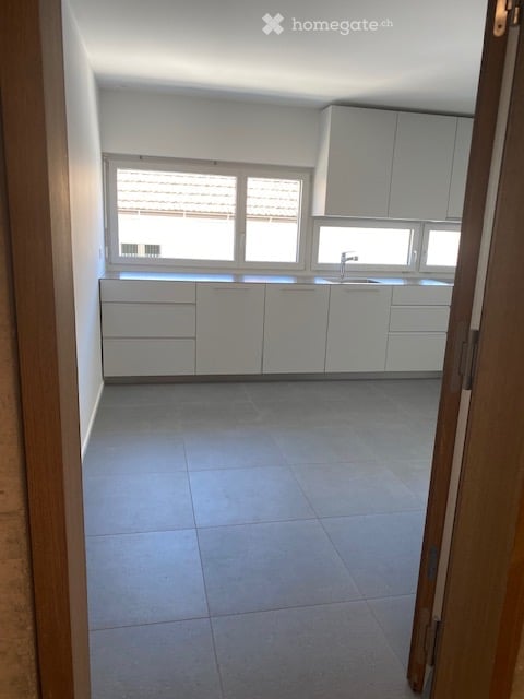 Appartements neufs de 2.5 pièces avec deux balcons à Peseux/NE, parking inclus. 9