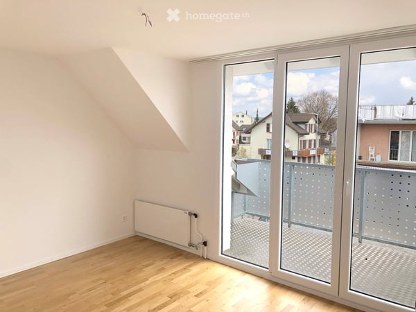 Moderne 2.5-Zimmer-Dachwohnung mit Balkon an zentraler Lage 8