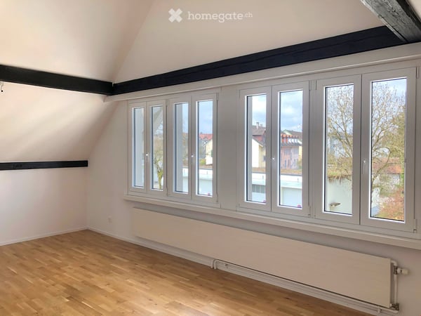 Moderne 2.5-Zimmer-Dachwohnung mit Balkon an zentraler Lage 5