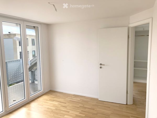 Moderne 2.5-Zimmer-Dachwohnung mit Balkon an zentraler Lage 9