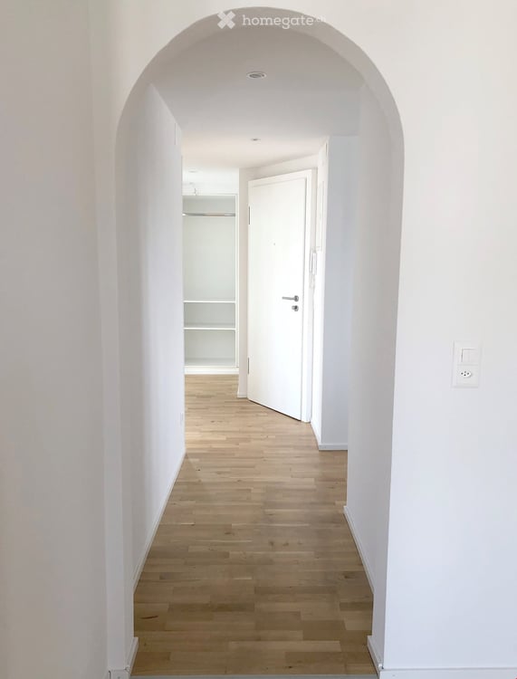 Moderne 2.5-Zimmer-Dachwohnung mit Balkon an zentraler Lage 7