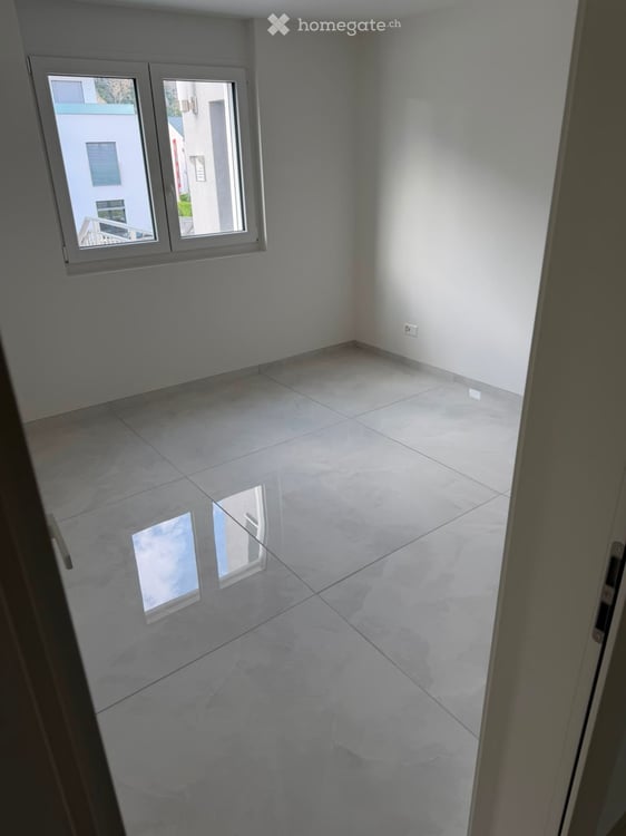 Moderne 4.5-Zimmer in Susten 13