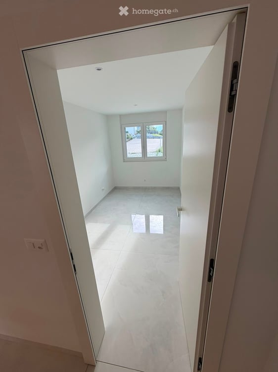 Moderne 4.5-Zimmer in Susten 3
