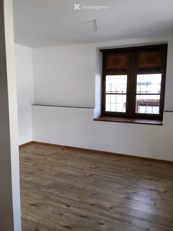 Charmantes 2.5-Zimmer Loft in Davos Frauenkirch, 2019 renoviert, 2026 neue Fenster 8