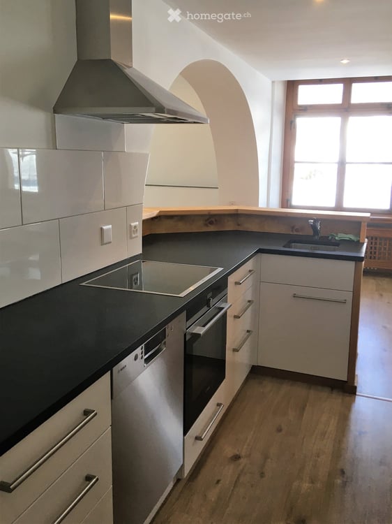 Charmantes 2.5-Zimmer Loft in Davos Frauenkirch, 2019 renoviert, 2026 neue Fenster 4