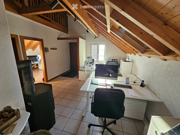 Charmant appartement 3 pièces dans un cadre paisible avec balcon et place de parc à Perroy 5