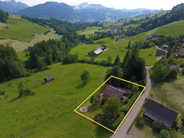 Charmantes Einfamilienhaus in idyllischer Alleinlage – Ruhe, Weitsicht und Natur pur 2