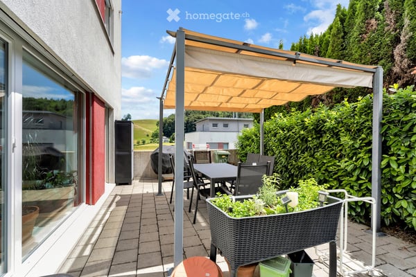 Charmantes Doppeleinfamilienhaus mit Idyllischem Garten 10
