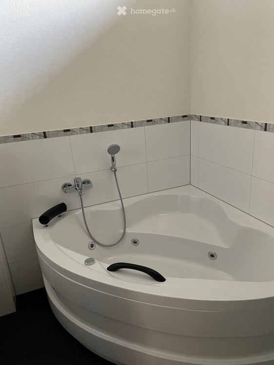 Herrliche 4.5-Zimmer-Wohnung mit grosser Terrasse in Aesch BL 6
