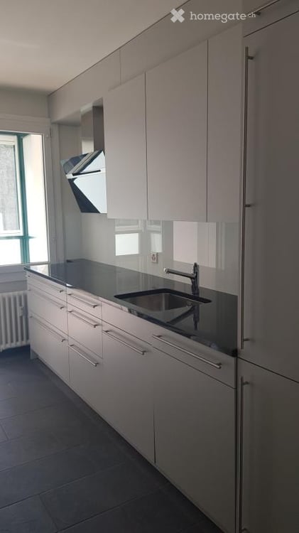 Schöne 2-Zimmer-Wohnung mit Balkon in Basel 2