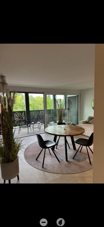 Moderne 2.5-Zimmer-Neubauwohnung mit Balkon und schöner Aussicht in Biel/Bienne – sofort verfügbar 1