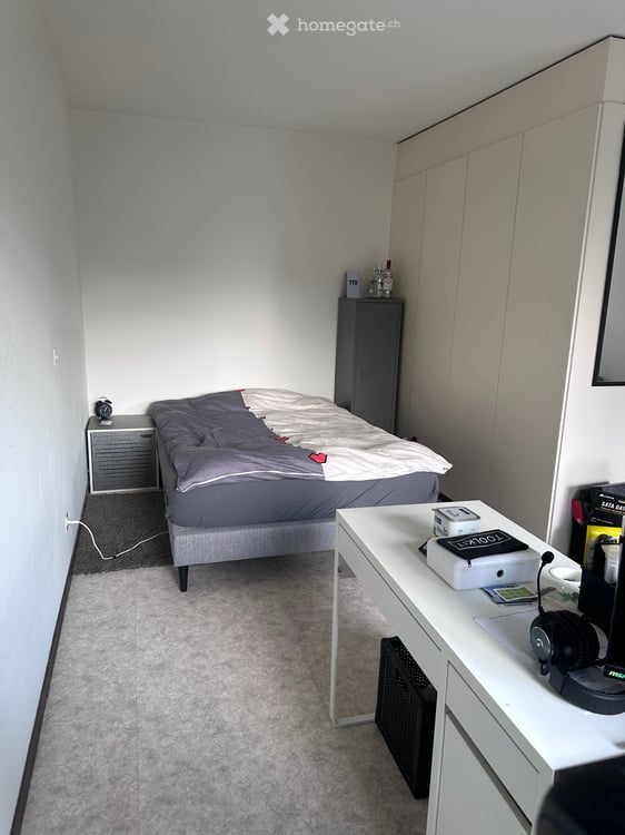 Grand studio avec balcon verdoyant et calme à Fribourg 3