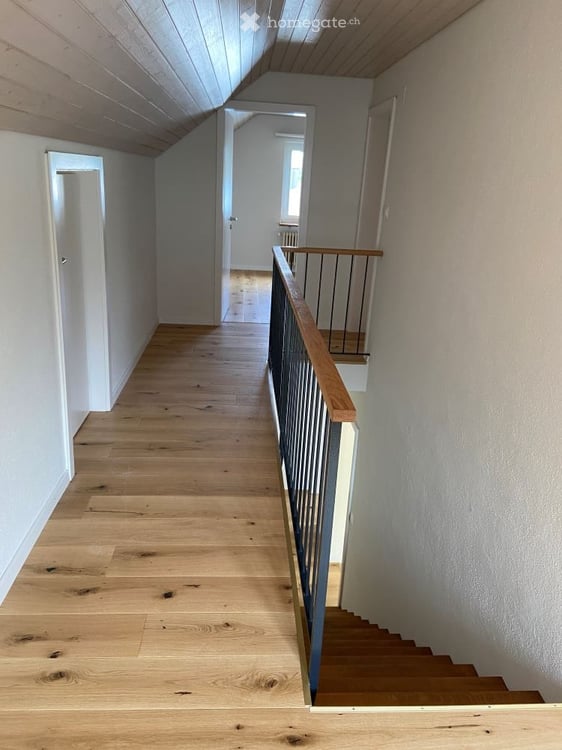Neuwertiges 5.5-Zimmer-Einfamilienhaus mit Gartenblick in Suhr 7