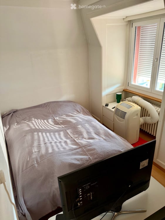 Charmante 3-Zimmer-Altbauwohnung inkl. Parkplatz an ruhiger und zentraler Lage in Zürich 11