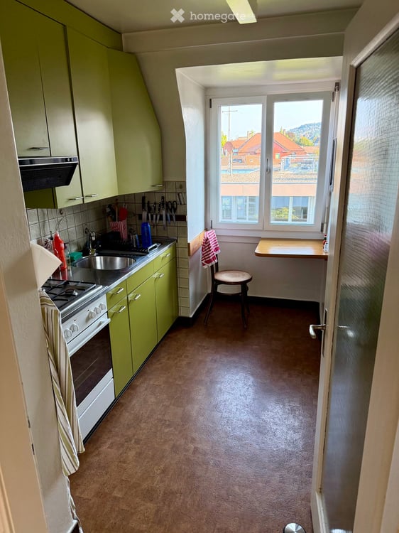 Charmante 3-Zimmer-Altbauwohnung inkl. Parkplatz an ruhiger und zentraler Lage in Zürich 8