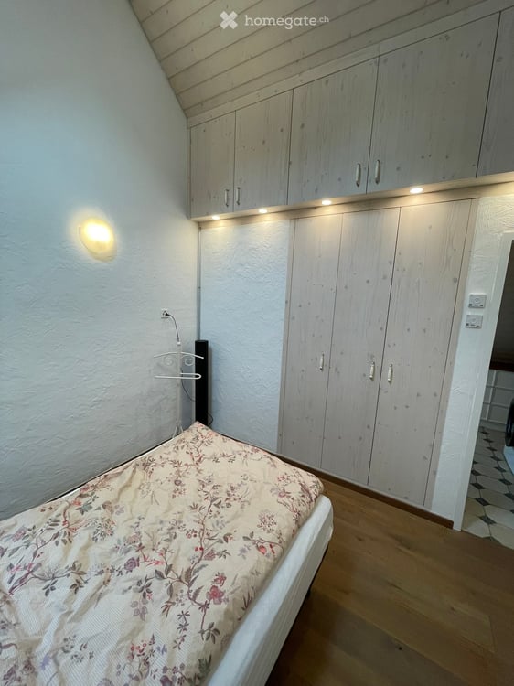 Charmante und sehr schöne 2.5-Zimmer-Dachgeschosswohnung 16