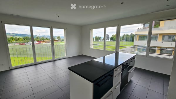 Moderne 3.5-Zimmer-Wohnung mit Seeblick & Wintergarten