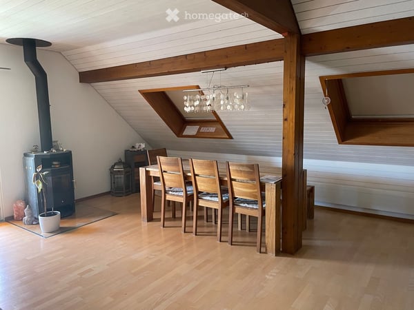 Charmante 4.5-Zimmer-Maisonette-Wohnung im Altbau in Biel/Bienne 4