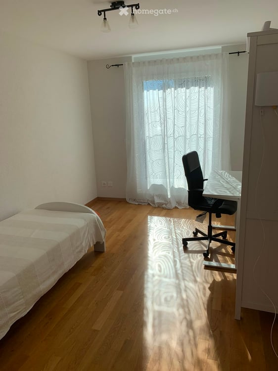 Lumineux appartement de 3,5 pièces avec balcon à Areuse – disponible immédiatement ! 6