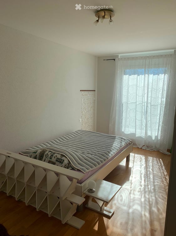 Lumineux appartement de 3,5 pièces avec balcon à Areuse – disponible immédiatement ! 8