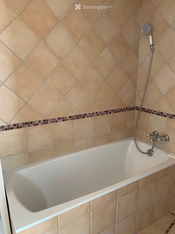 Lumineux appartement de 3,5 pièces avec balcon à Areuse – disponible immédiatement ! 9