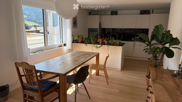 Moderne Neubauwohnung an sonniger, ruhiger, zentraler Lage in Davos Platz 4