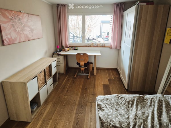 Moderne 5.5-Zimmer-Doppelhaushälfte mit sonniger Terrasse und Garten 6
