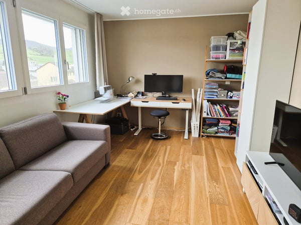 Moderne 5.5-Zimmer-Doppelhaushälfte mit sonniger Terrasse und Garten 4
