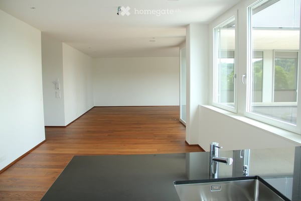 Grosszügige 4.5-Zimmer-Wohnung mit Balkon und schöner Aussicht in Sursee 2