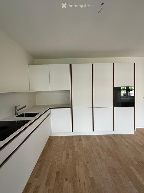 Helle, komplett renovierte Wohnung an zentraler Lage in Brig 4