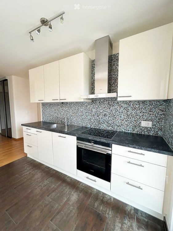 Appartement 4.5 pièces : lumineux - 2 places de parc extérieures incluses 4