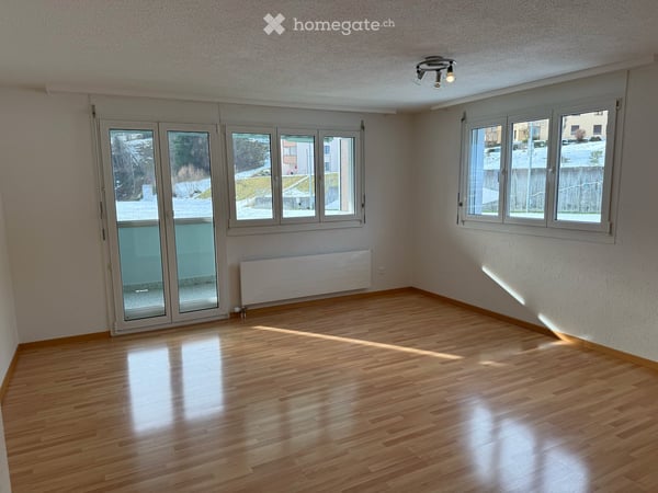 Grosszügige 3.5 Zimmer Wohnung an sonniger Lage mit Balkon & Ausblick 6