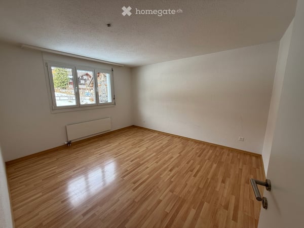 Grosszügige 3.5 Zimmer Wohnung an sonniger Lage mit Balkon & Ausblick 11