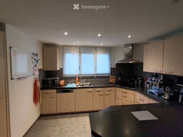 schöne grosse zweistöckige 4.5 Zimmer Wohnung in Kestenholz zu vermieten 2