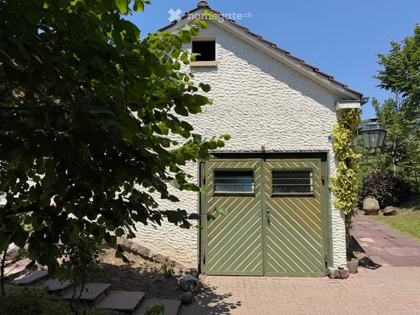 Grosszügige 7.5-Zimmer-Villa mit traumhaftem Garten in Küsnacht ZH 3