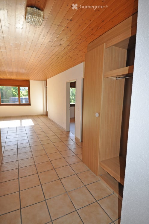 Charmante 3.5-Zimmer-Dachwohnung mit Balkon und Garage mit Vorplatz in Küttigen 4