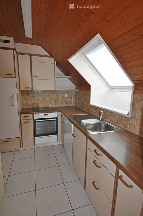 Charmante 3.5-Zimmer-Dachwohnung mit Balkon und Garage mit Vorplatz in Küttigen 7