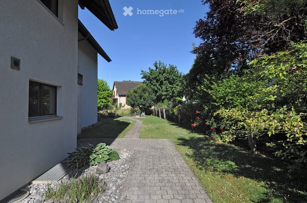 Charmante 3.5-Zimmer-Dachwohnung mit Balkon und Garage mit Vorplatz in Küttigen 12