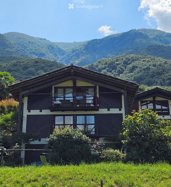 Sehr ruhig gelegenes Einfamilienhaus in der Natur, mit Aussicht auf den Lago Maggiore und Locarno 2