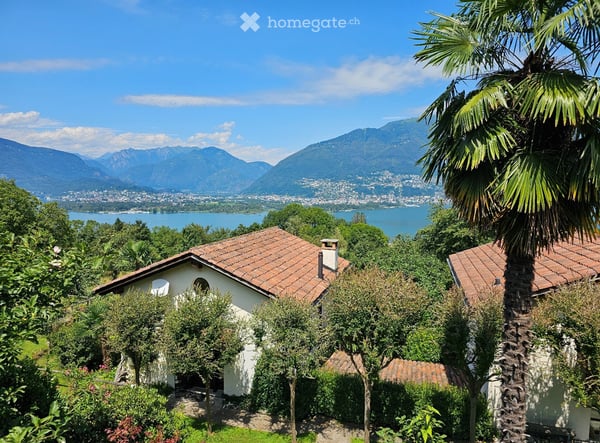 Sehr ruhig gelegenes Einfamilienhaus in der Natur, mit Aussicht auf den Lago Maggiore und Locarno