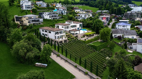 Privatresidenz mit privilegierter Panoramalage über dem Bodensee 1