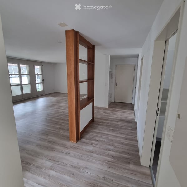 Helle 4.5-Zimmer-Wohnung mit Balkon in Koblenz – sofort verfügbar! 3