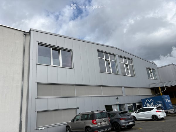 Versatile 240 m² Retail Space for Rent in Buchs SG – Immediately Available 2