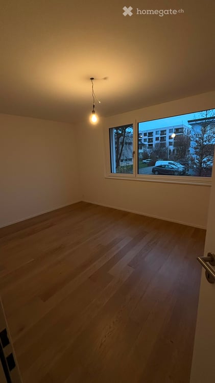 Modern 3.5-Room Apartment with Balcony in Wallisellen 5