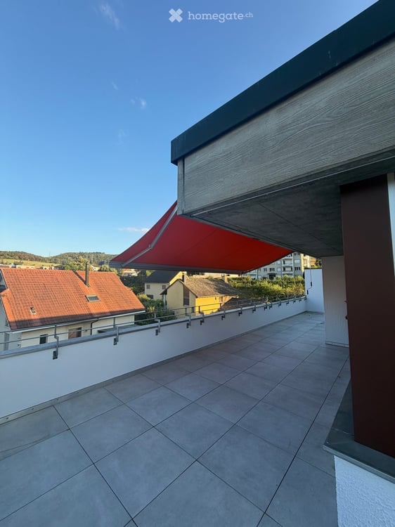 Charmante 3.5-Zimmer-Dachwohnung mit Bergblick in Lausen