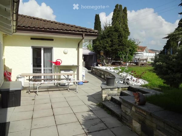 Wohn-/Geschäftshaus in Bettwiesen 18