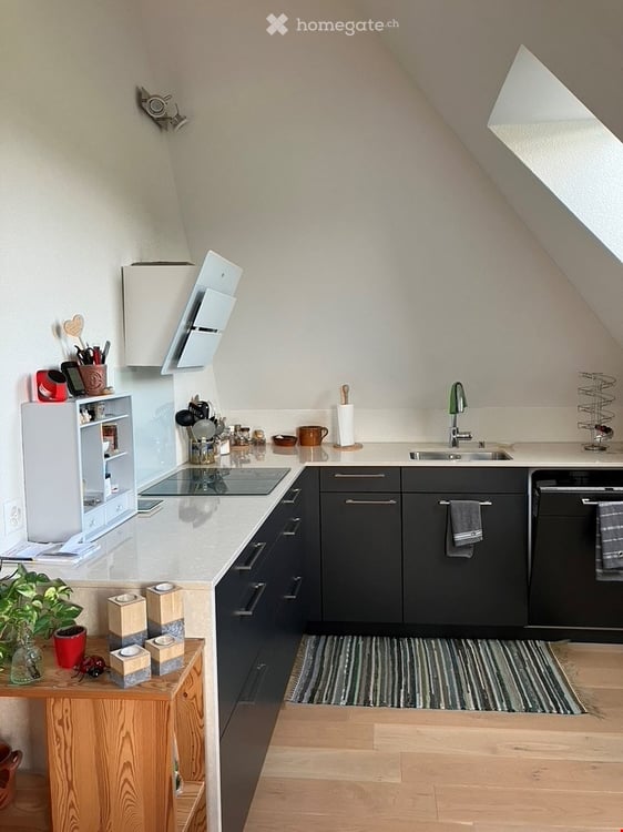 Tolle 3.5-Zimmer-Dachgeschosswohnung mit Balkon und Aussicht in Bern 4