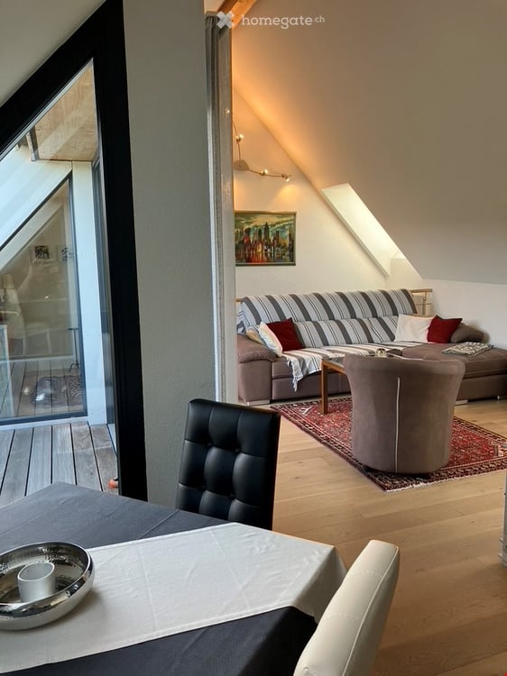 Tolle 3.5-Zimmer-Dachgeschosswohnung mit Balkon und Aussicht in Bern 2
